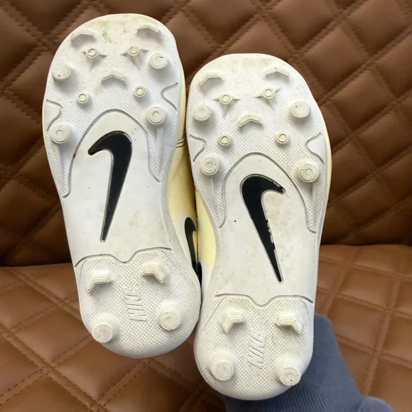 Nike Toddler Soccer Cleats size 9 - Picture 5 of 9